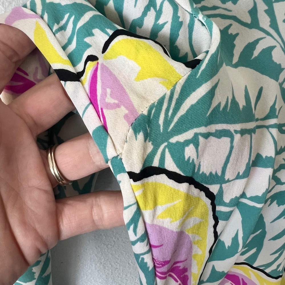 Theory 100% Silk Blouse M Georgette Teal Pink Yellow Tropical Leaf Resort Luxury - Picture 11 of 14
